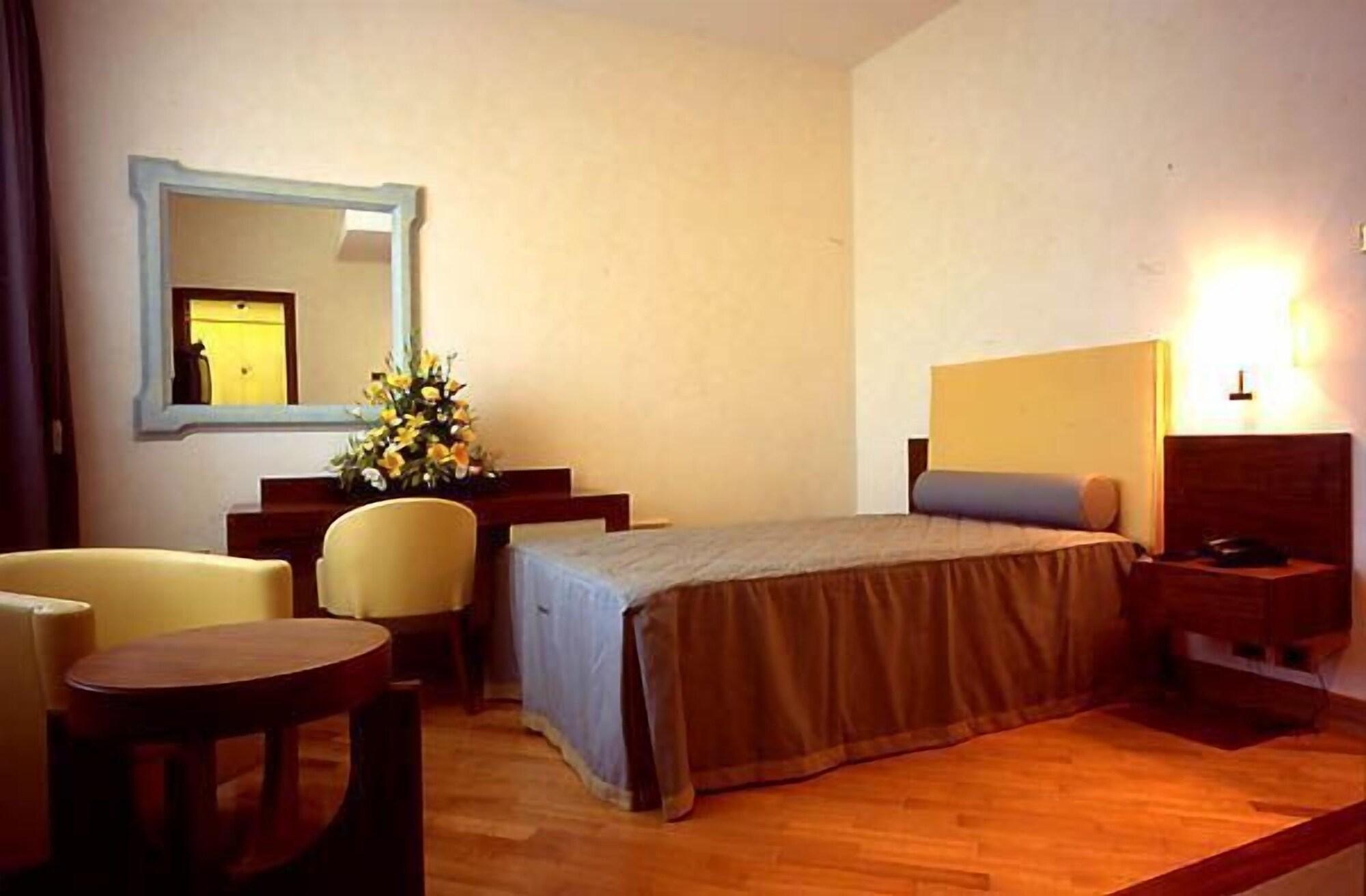 Solofra Palace Hotel & Resort Cameră foto